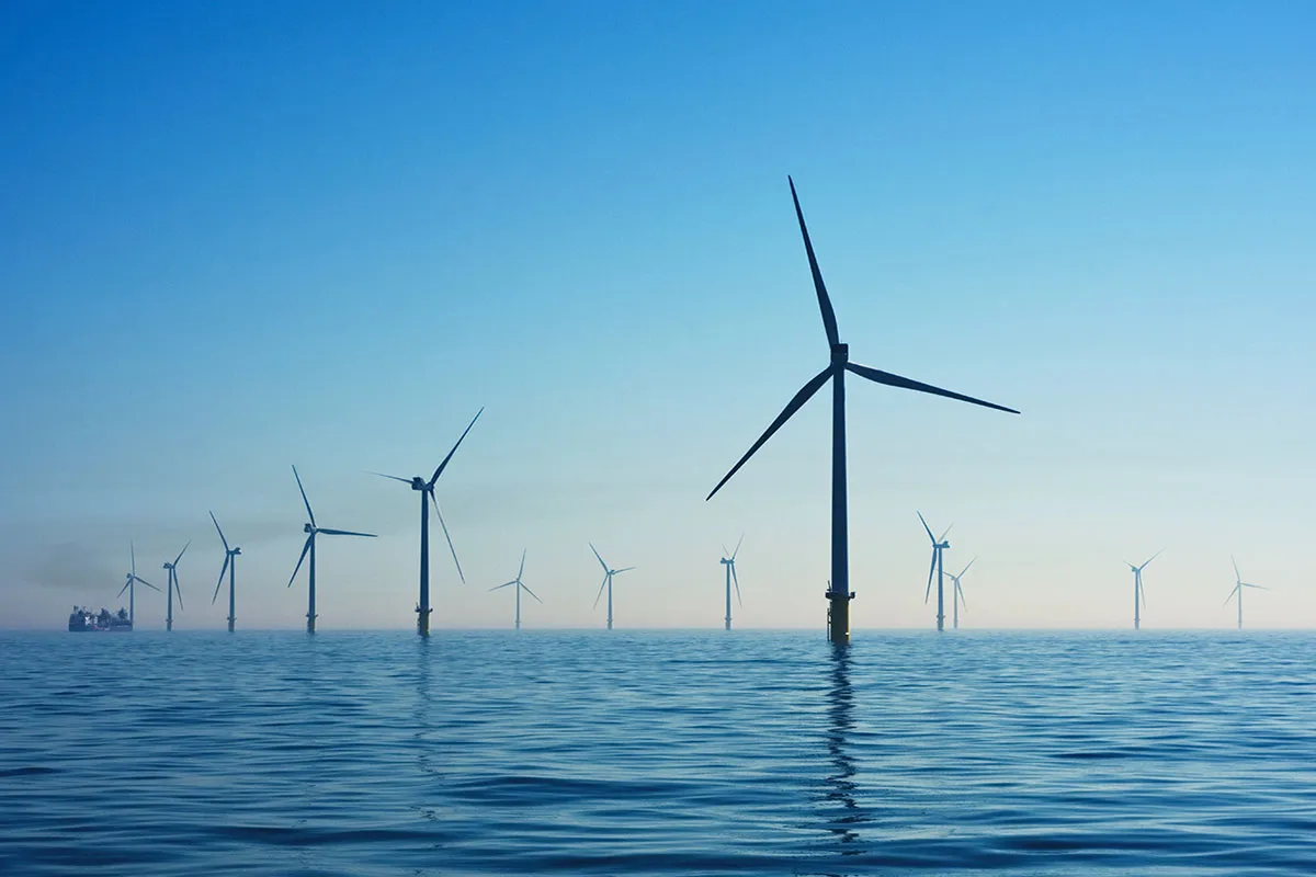 Windräder auf dem Meer